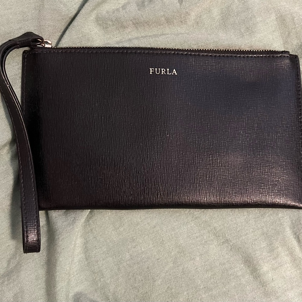 Furla Elegant Black Leather Wristlet